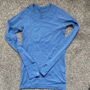 Lululemon size 4 long sleeve top blue
